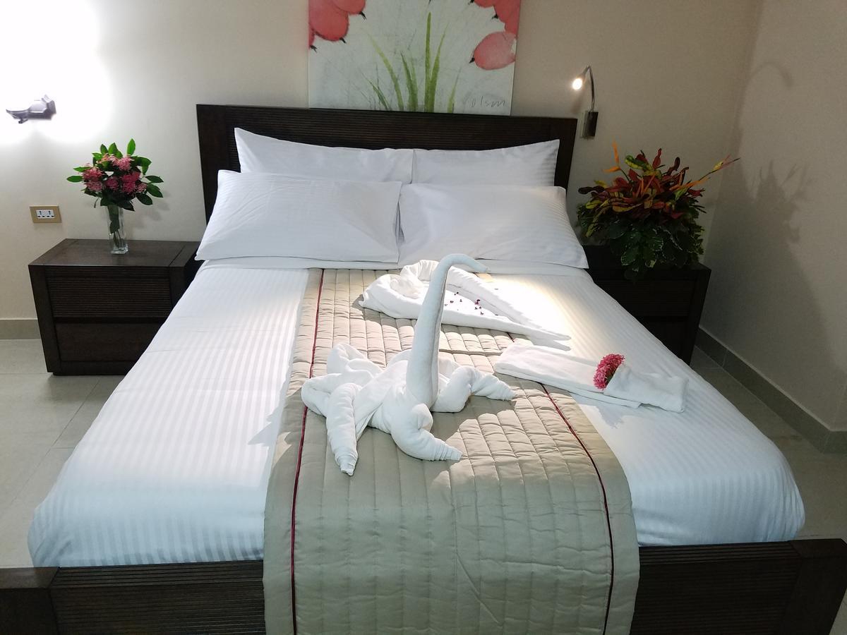 Murex Plaza Hotel&Suites Monrovia Exteriér fotografie